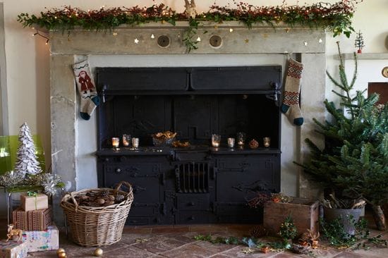 Easy Christmas Decorations Using Your Wood-Burning Oven